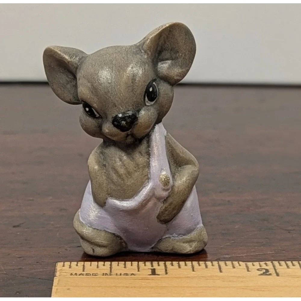 Vintage 1989 Hand Painted Ceramic Mouse Figurine Purple Overalls Mini 2